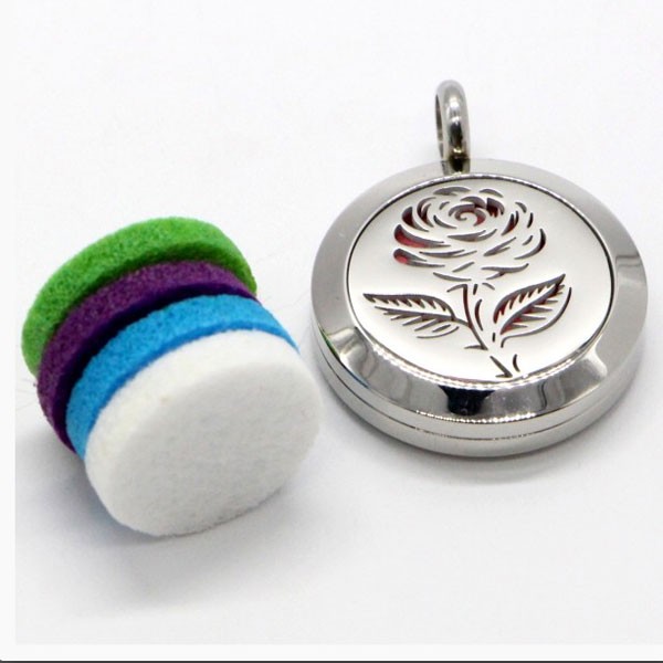 Soli Rose Aromatherapy Necklace - View 5