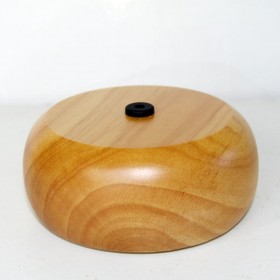 Light wood roller pump for essential oil diffuser