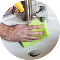 Clean limescale from our bathrooms with Ecodoo limescale remover powder